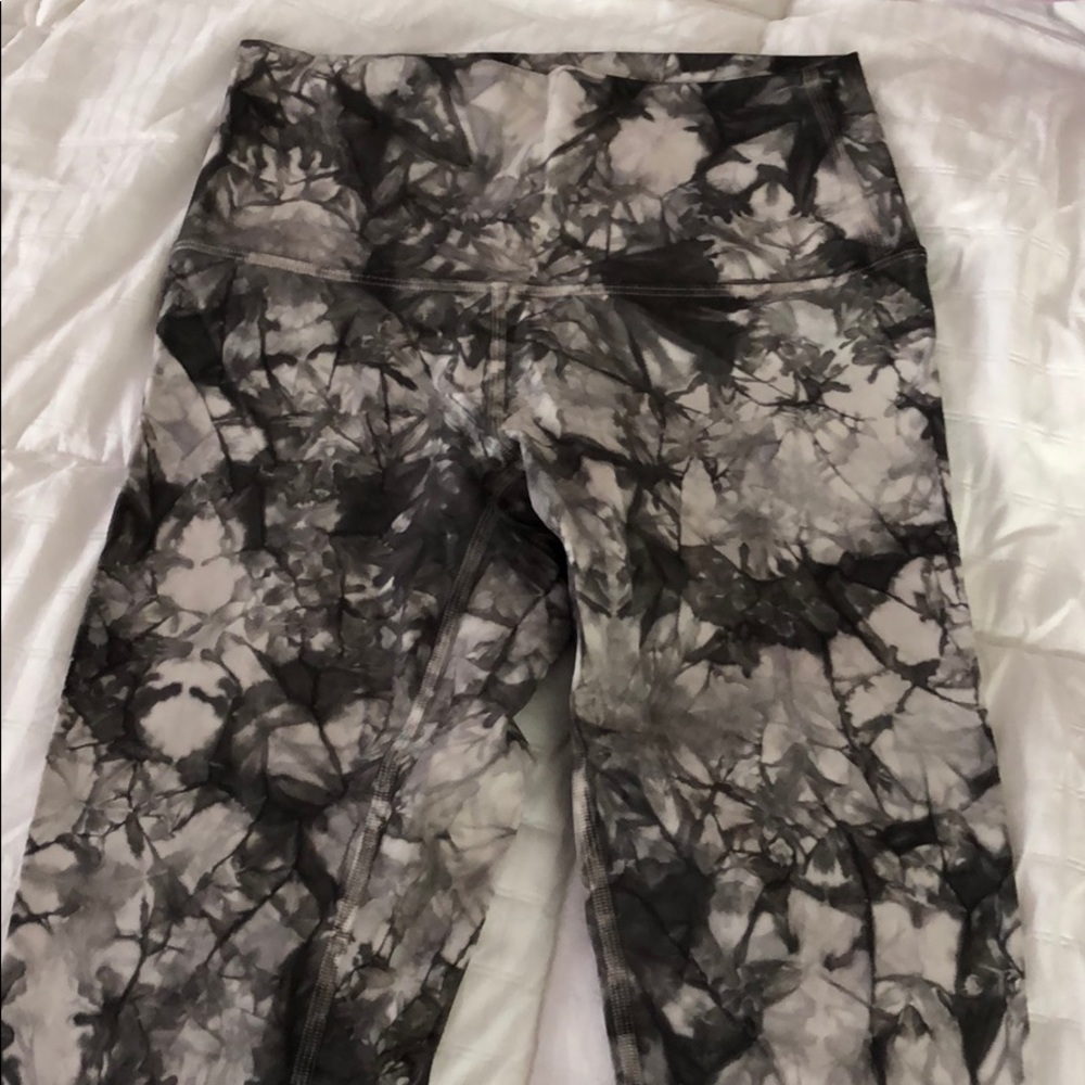 Lululemon Wunder Under Size 4 28”